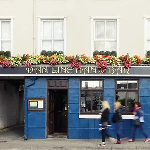 Couette-café Dan Linehans Bar&b&b, Killarney
